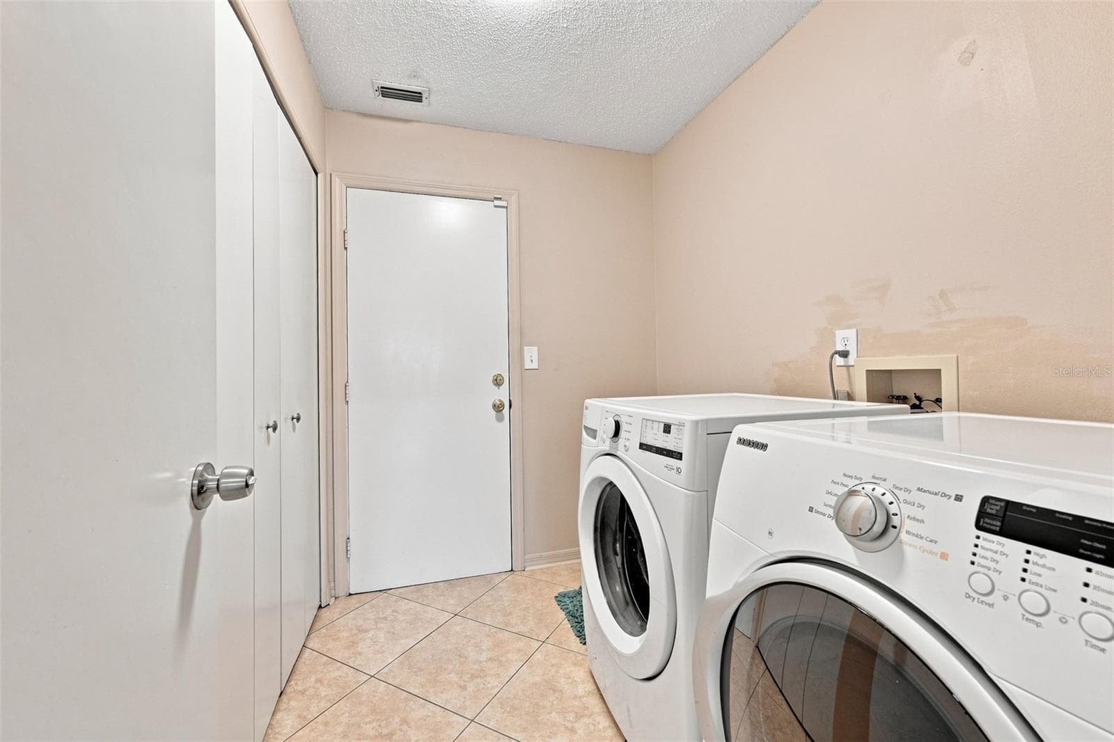 Single Family Residence at 308 CALOOSA PALMS CT, SUN CITY CENTER, photo 48 of 60