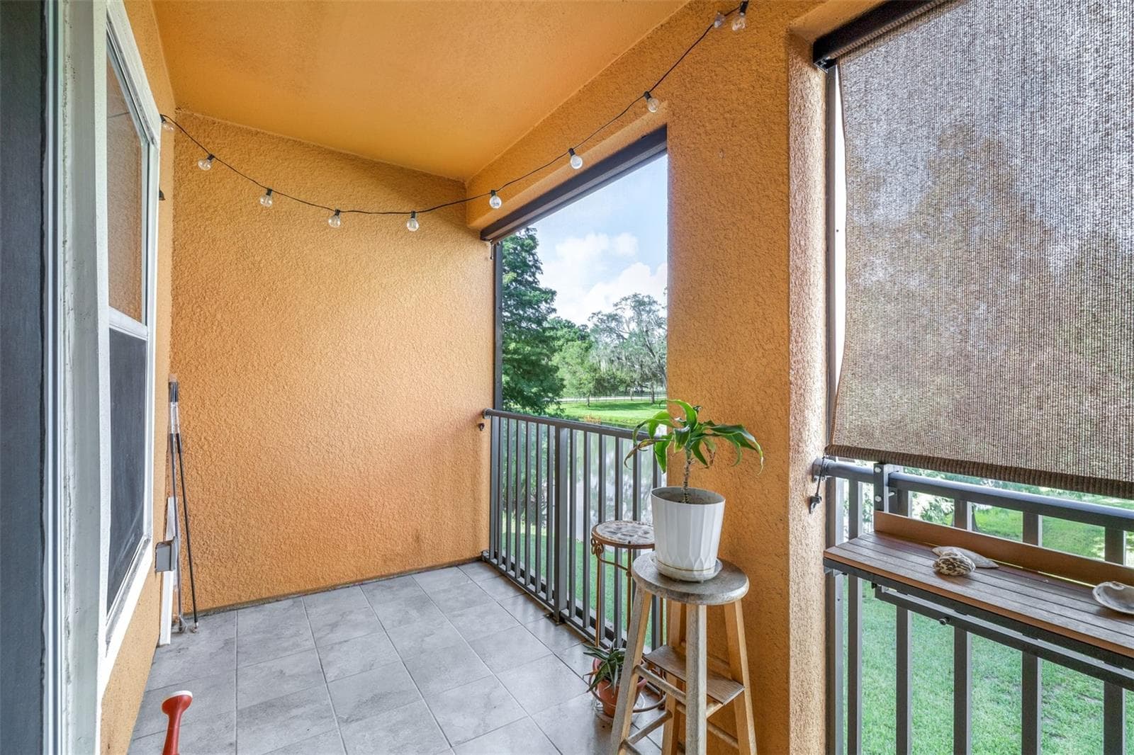Townhouse at 613 WHEATON TRENT PL, TAMPA, photo 18 of 57