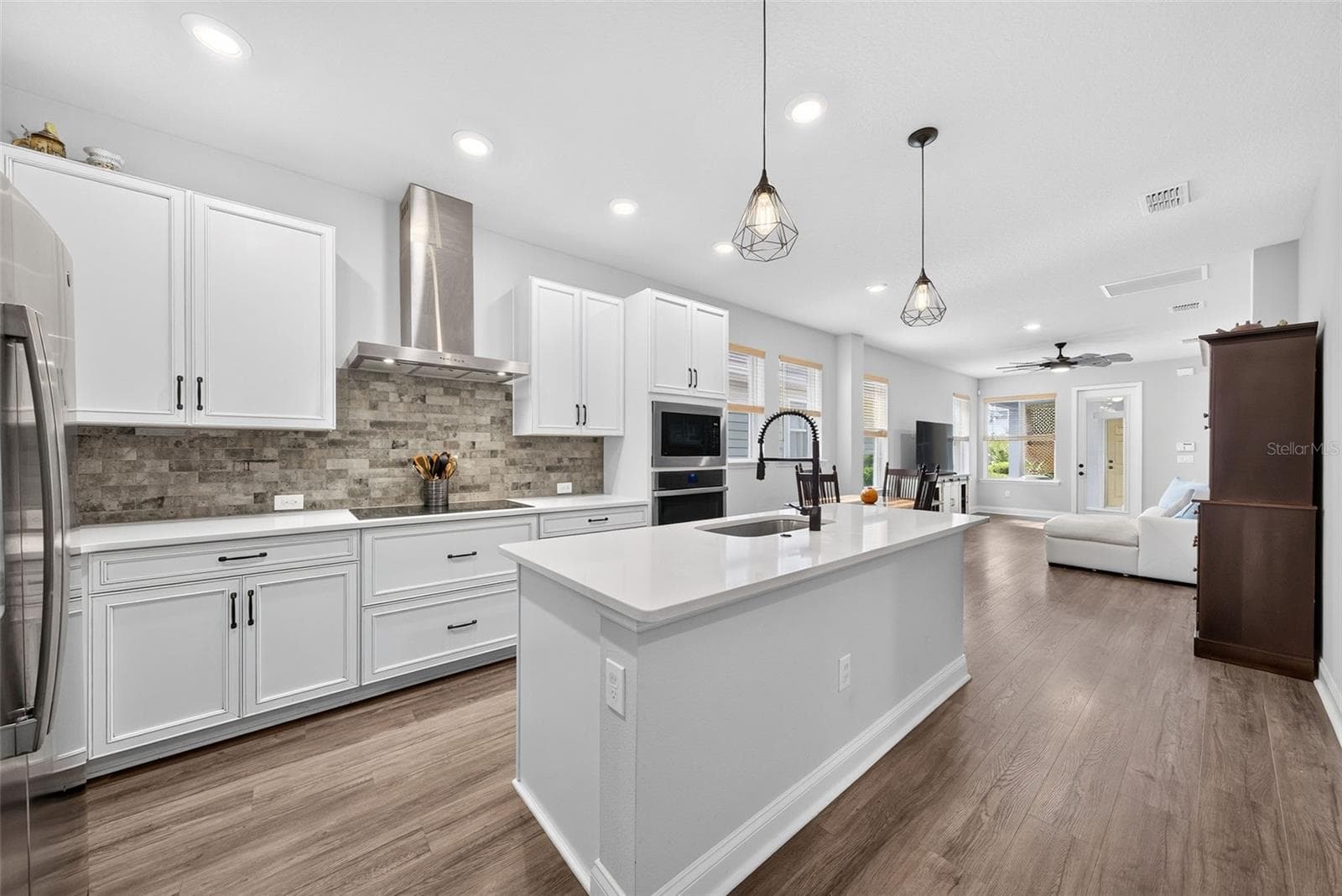 Single Family Residence at 6939 HIGGS ALY, ORLANDO, photo 6 of 39
