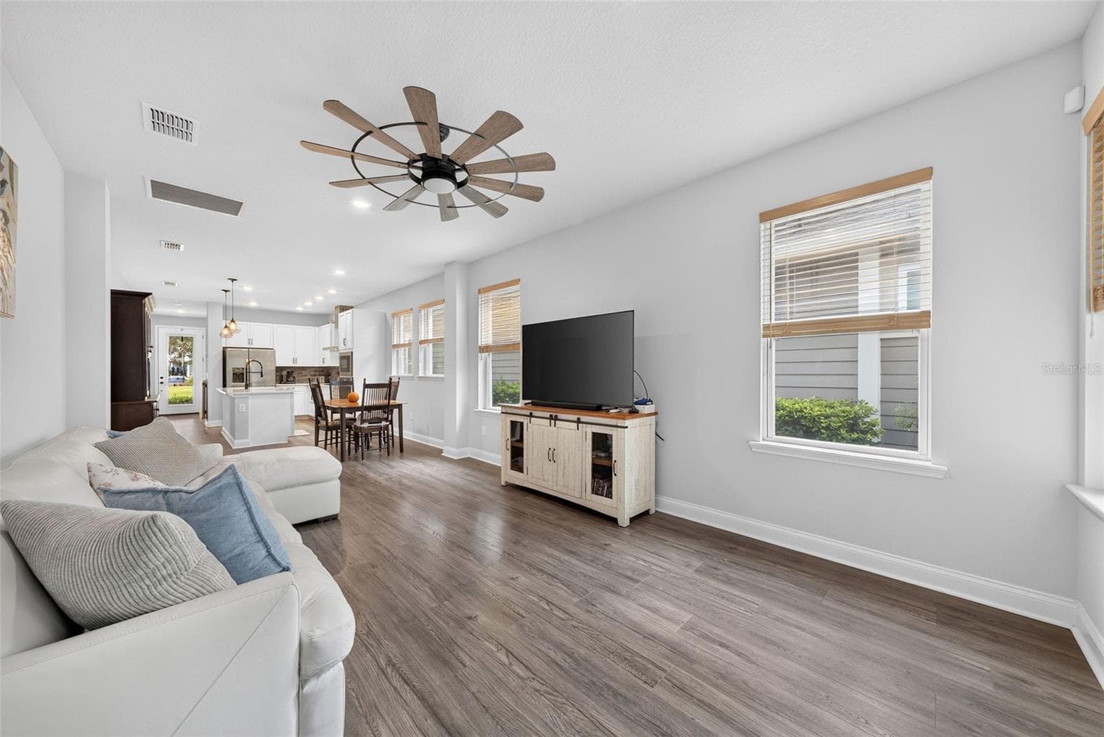 Single Family Residence at 6939 HIGGS ALY, ORLANDO, photo 18 of 39
