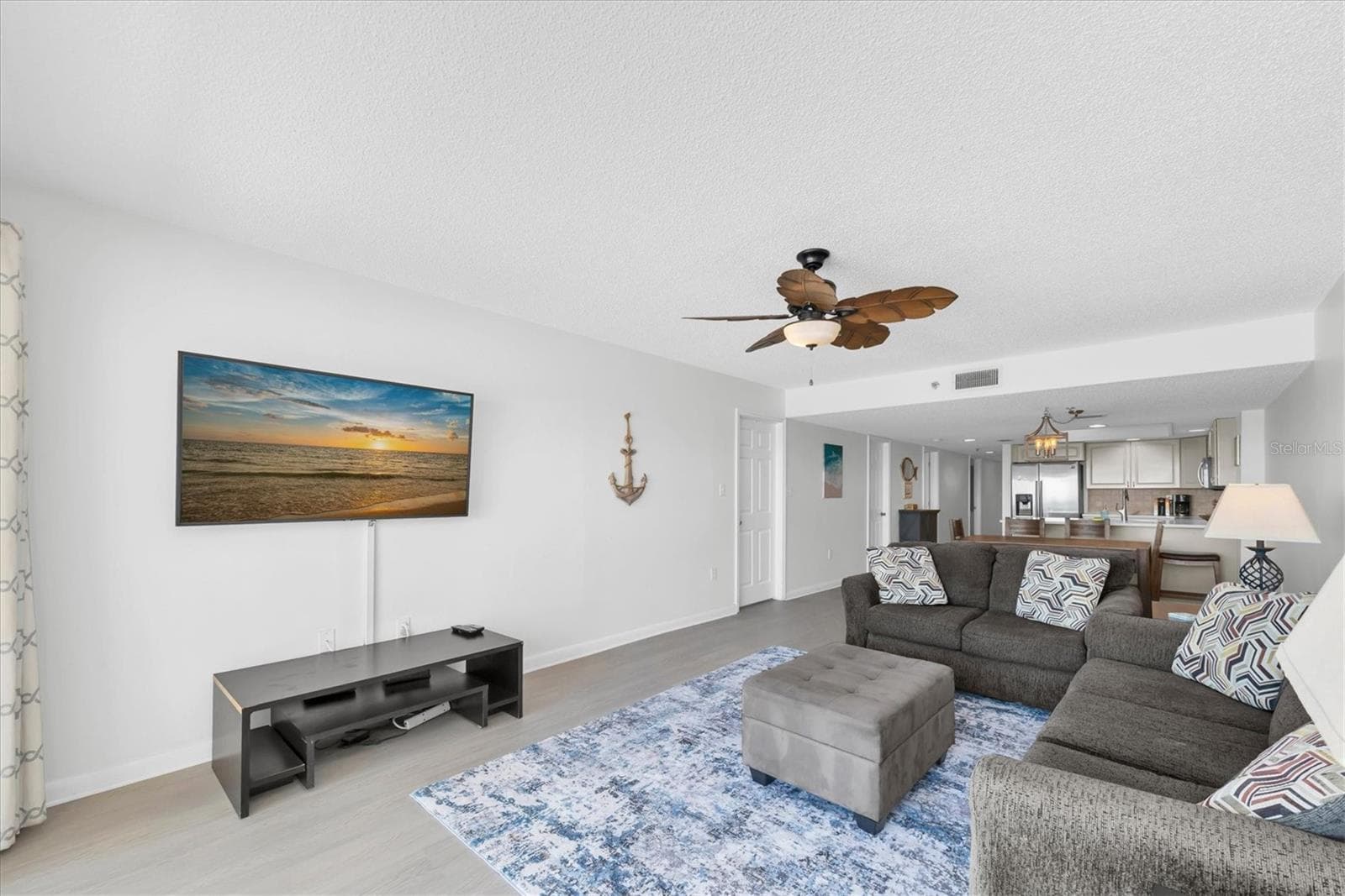 Living area - 14710 GULF BLVD #206, MADEIRA BEACH