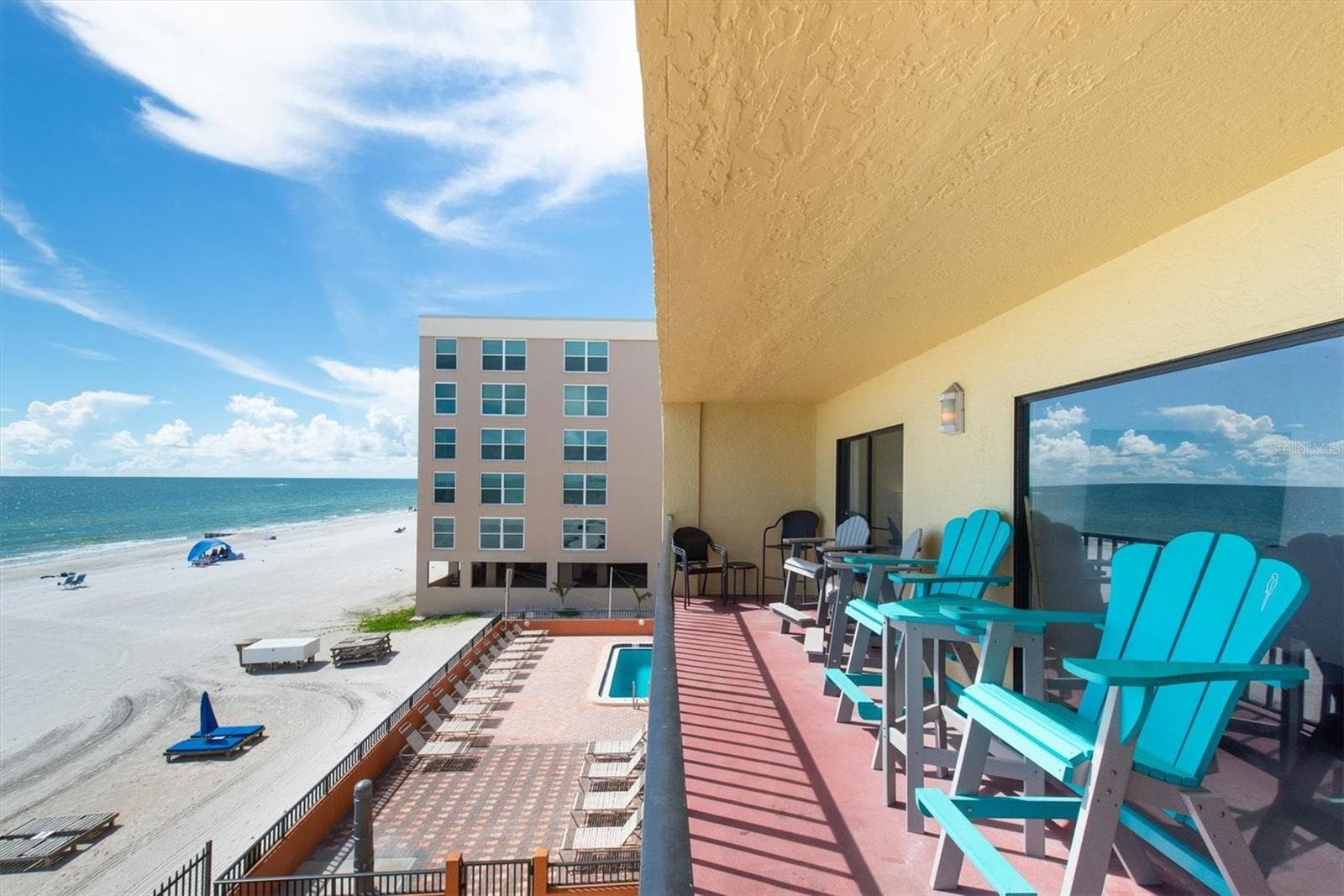 Very large for entertaining - 14710 GULF BLVD #206, MADEIRA BEACH