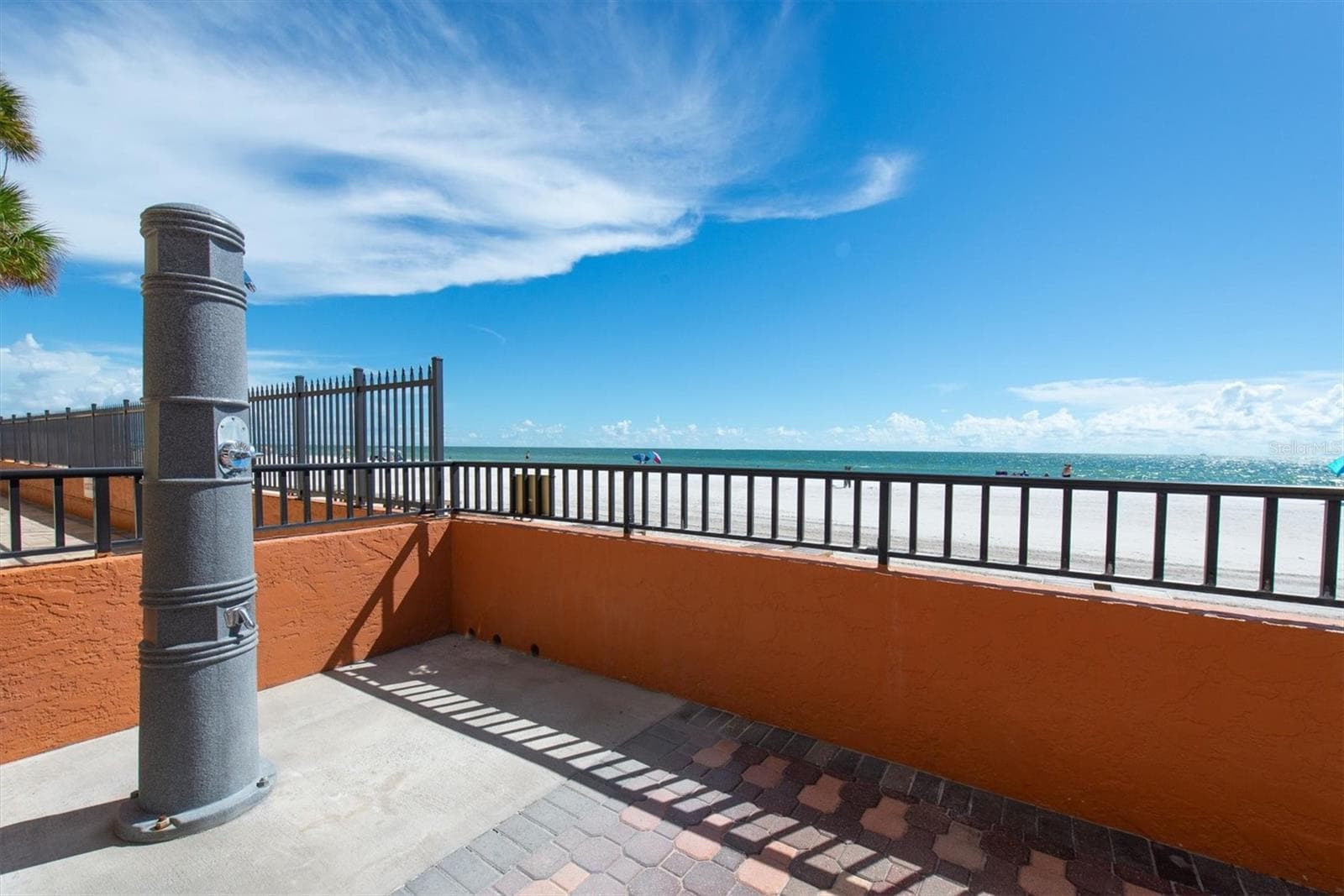 Outdoor shower - 14710 GULF BLVD #206, MADEIRA BEACH