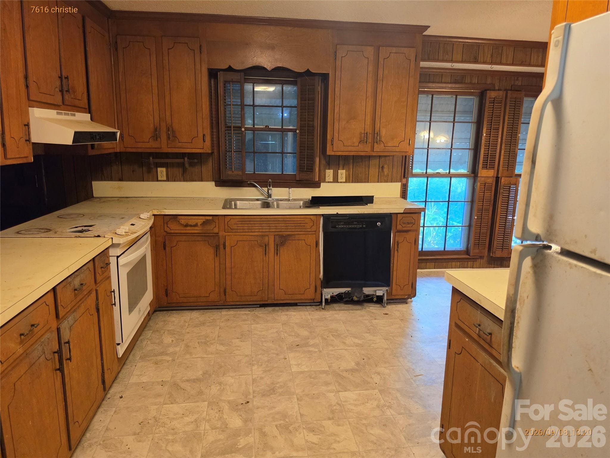 Single Family Residence at 7616 Christie Lane, Charlotte, photo 4 of 16