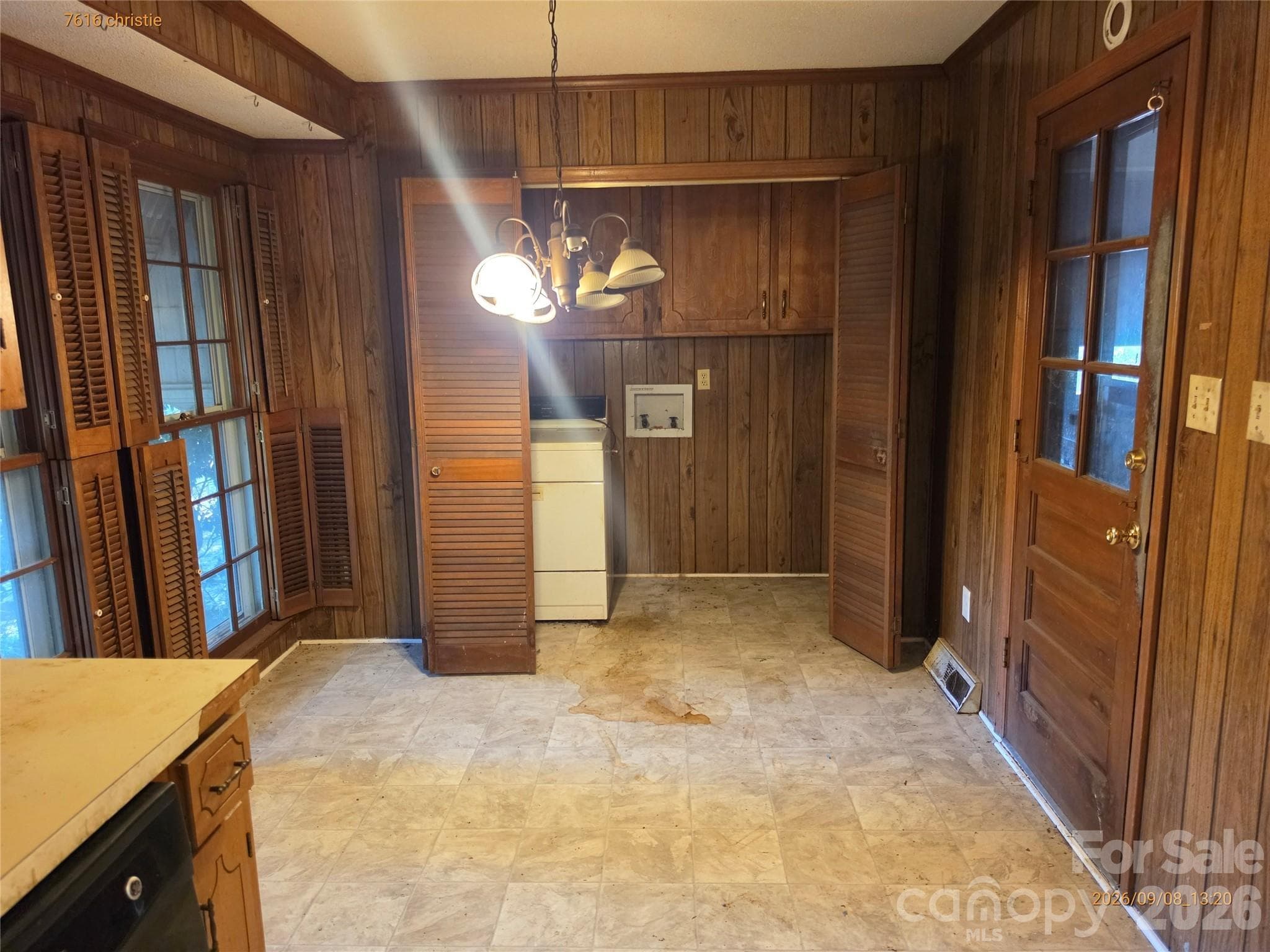 Single Family Residence at 7616 Christie Lane, Charlotte, photo 5 of 16
