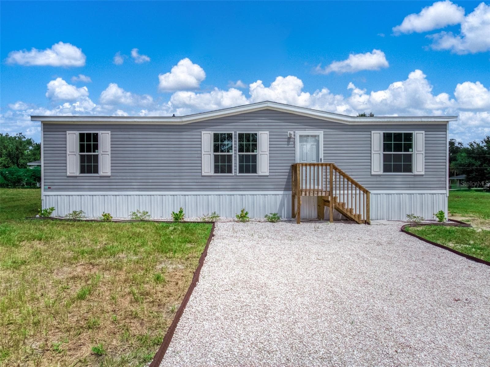 762 SALLY PL