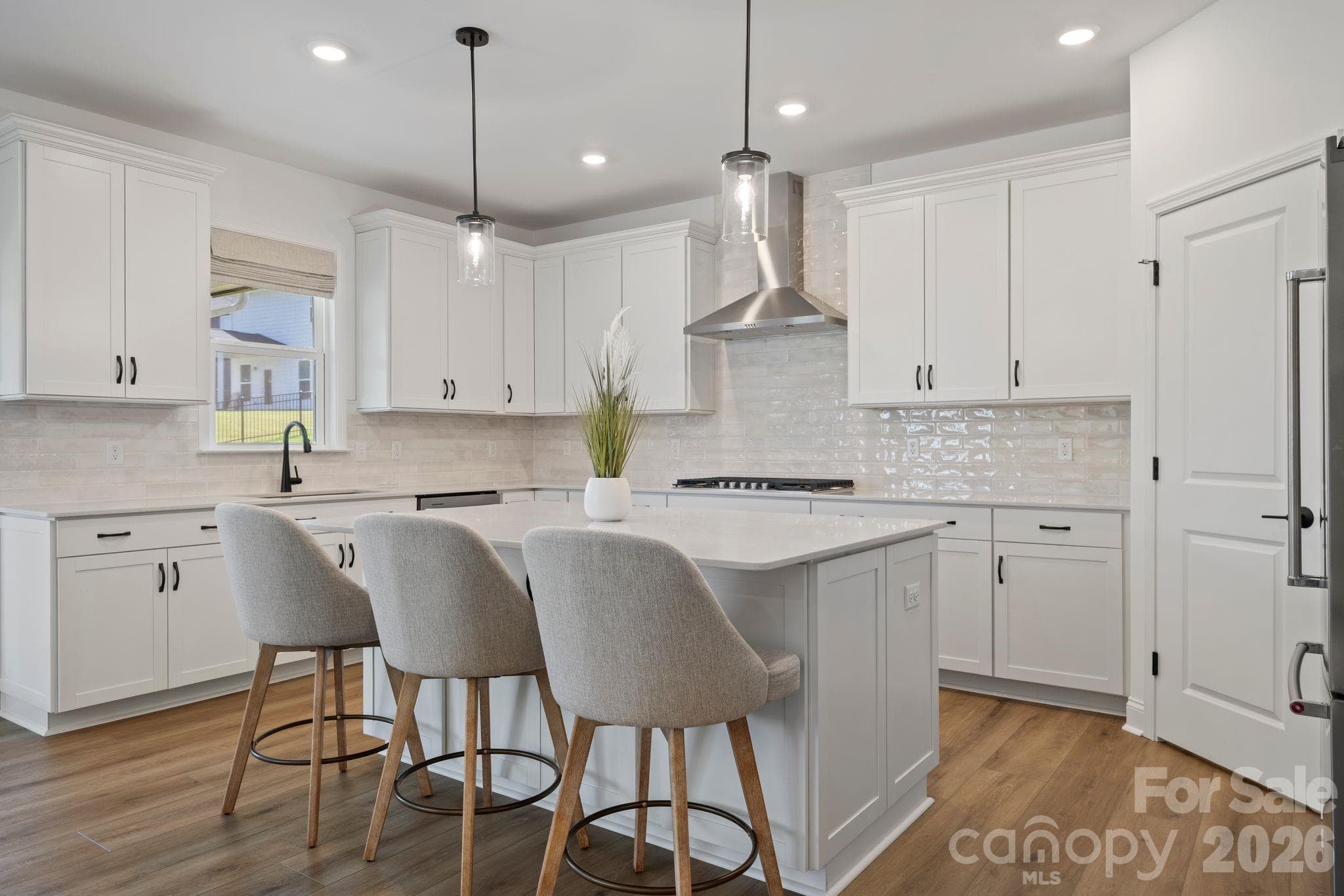 Single Family Residence at 2027 Waxhaw Crossing Drive, Waxhaw, photo 4 of 47