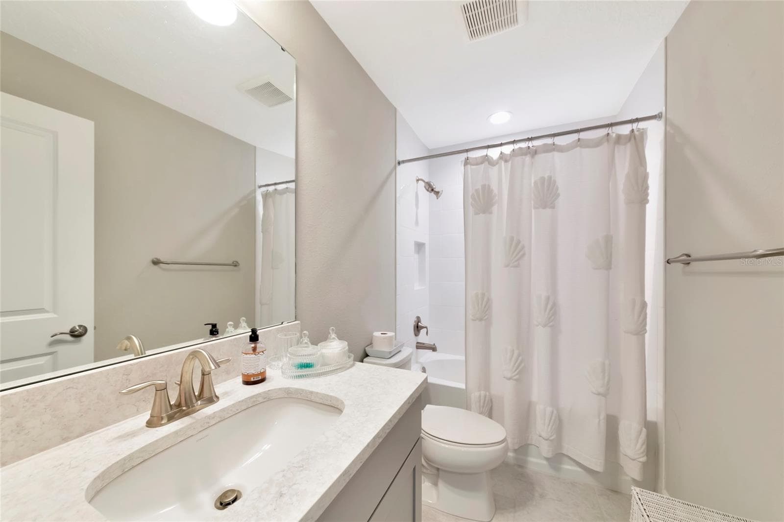 bathroom 4 - 9211 ISABELLA CIR, PARRISH