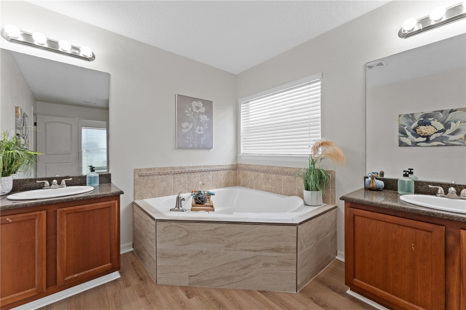 Single Family Residence at 12203 COLONY LAKES BLVD, NEW PORT RICHEY, photo 17 of 58