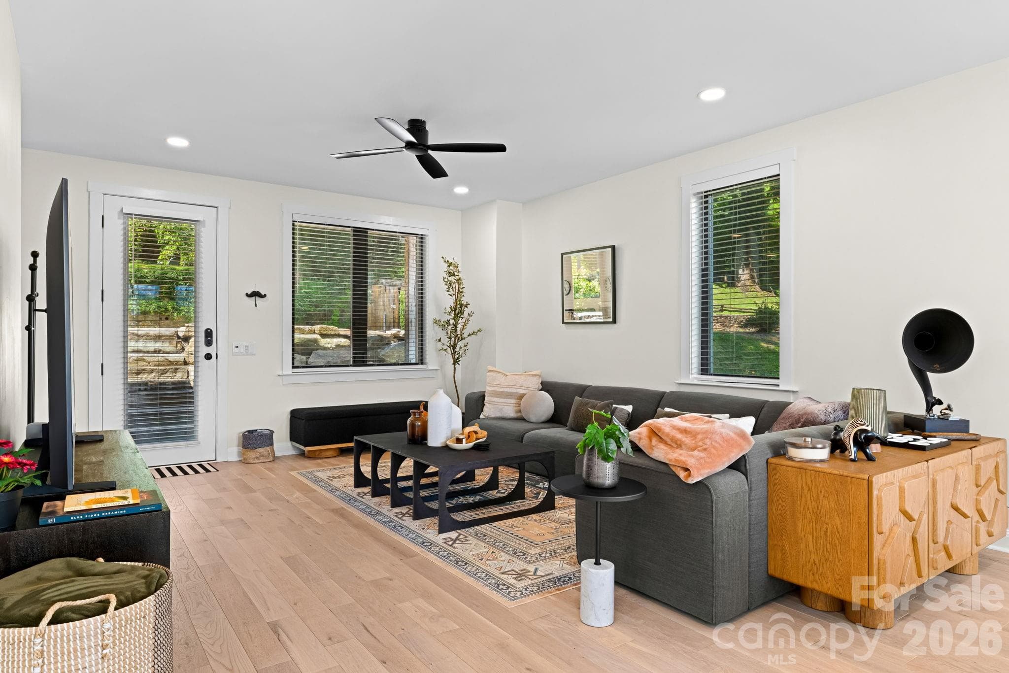 Single Family Residence at 254 Keener Street, Jackson, photo 6 of 48