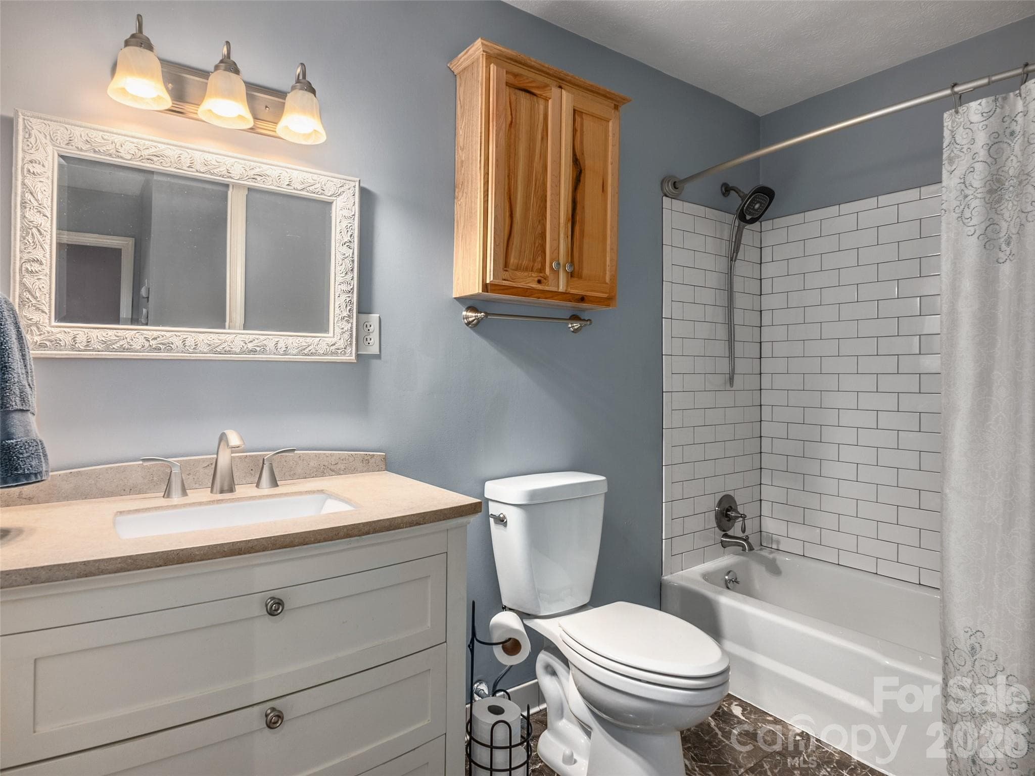 Single Family Residence at 921 Indian Hill Road, Hendersonville, photo 12 of 33