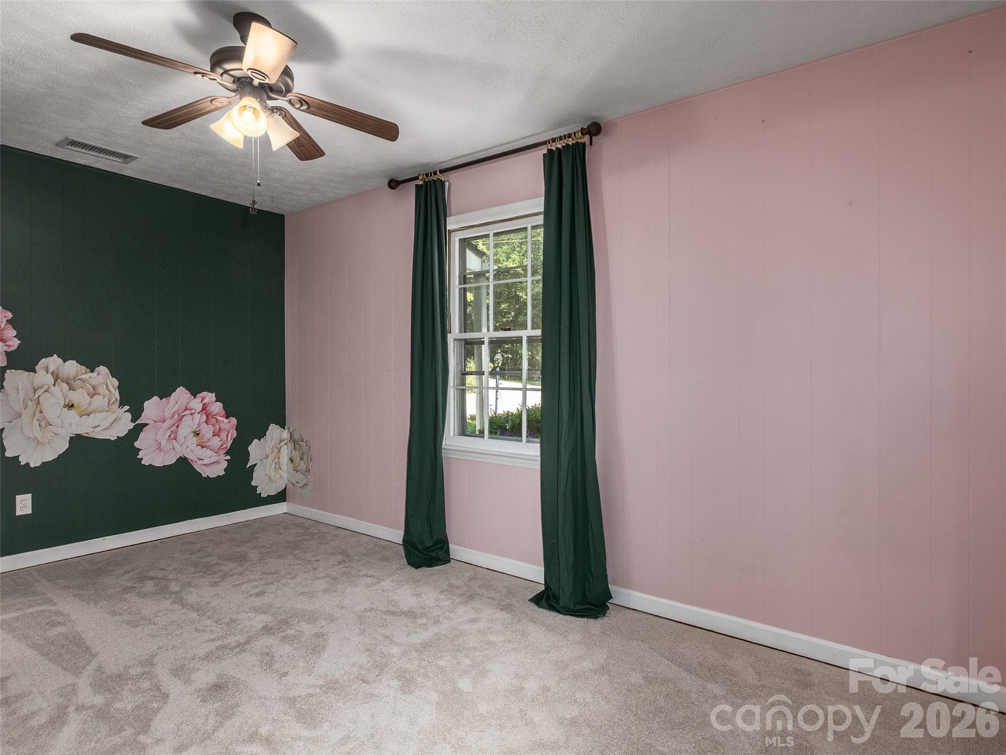 Single Family Residence at 921 Indian Hill Road, Hendersonville, photo 17 of 33