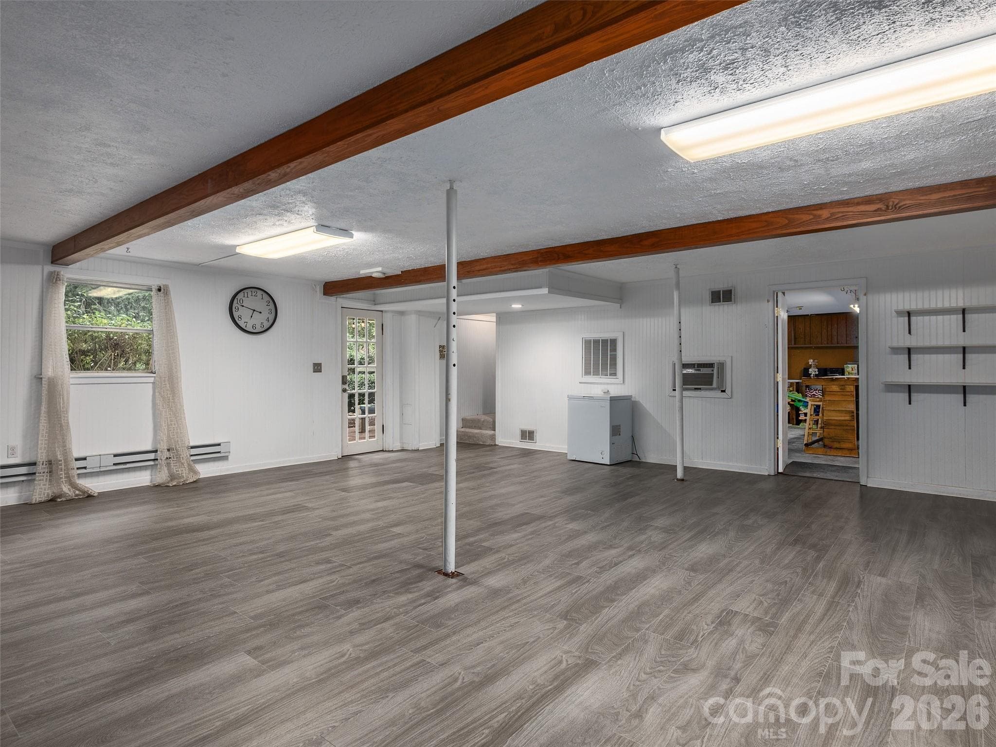 Single Family Residence at 921 Indian Hill Road, Hendersonville, photo 22 of 33