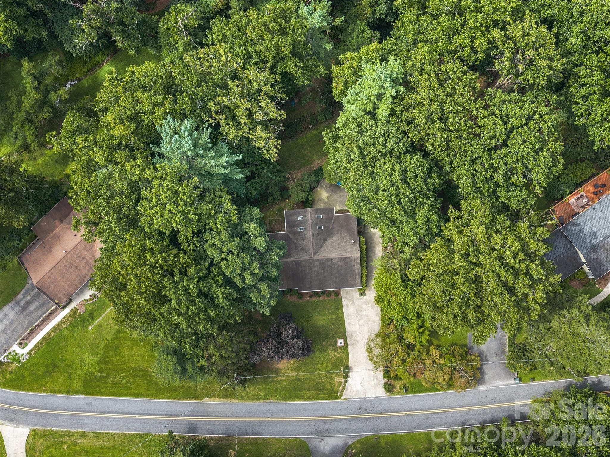 Single Family Residence at 921 Indian Hill Road, Hendersonville, photo 31 of 33