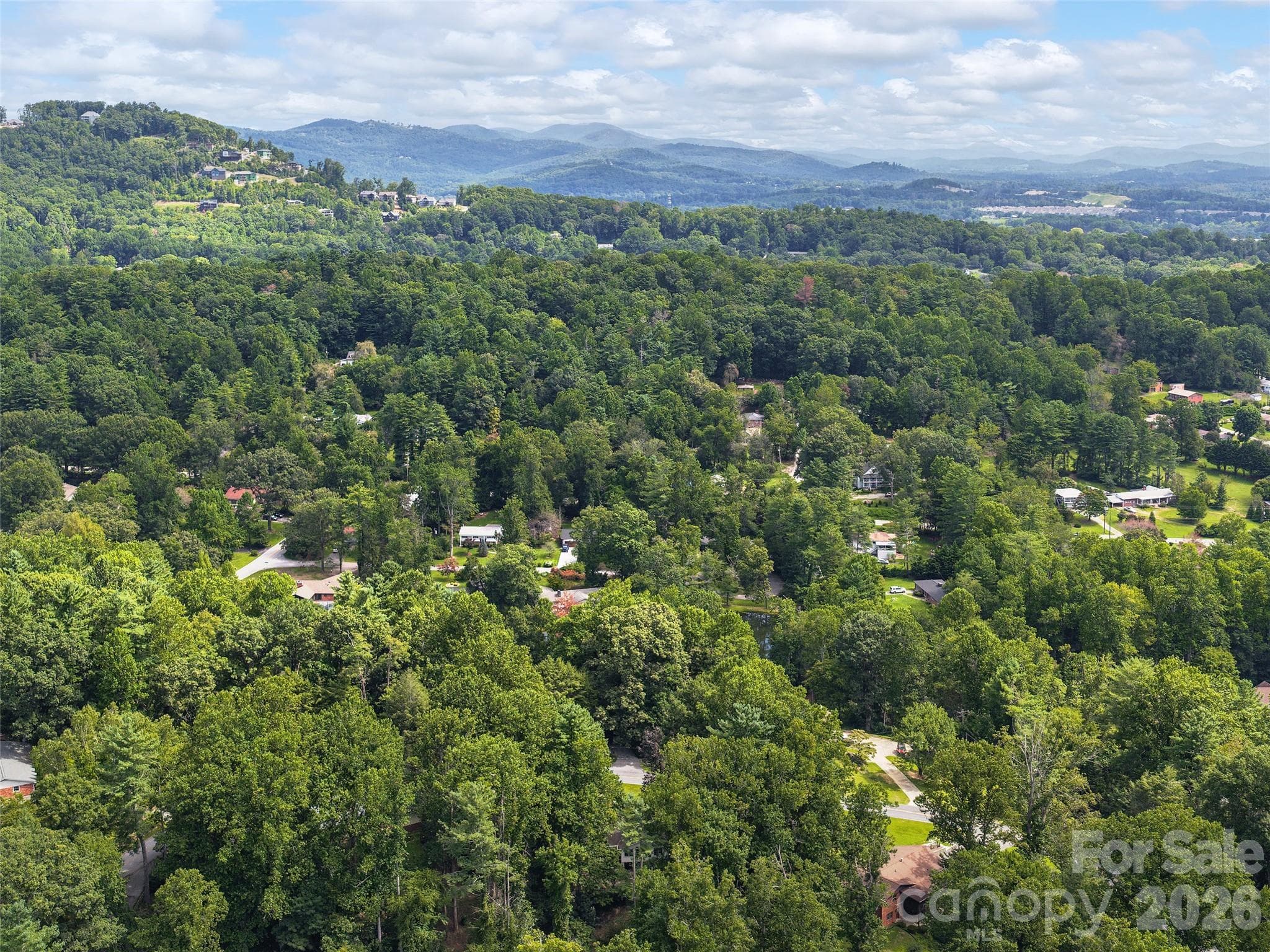 Single Family Residence at 921 Indian Hill Road, Hendersonville, photo 32 of 33