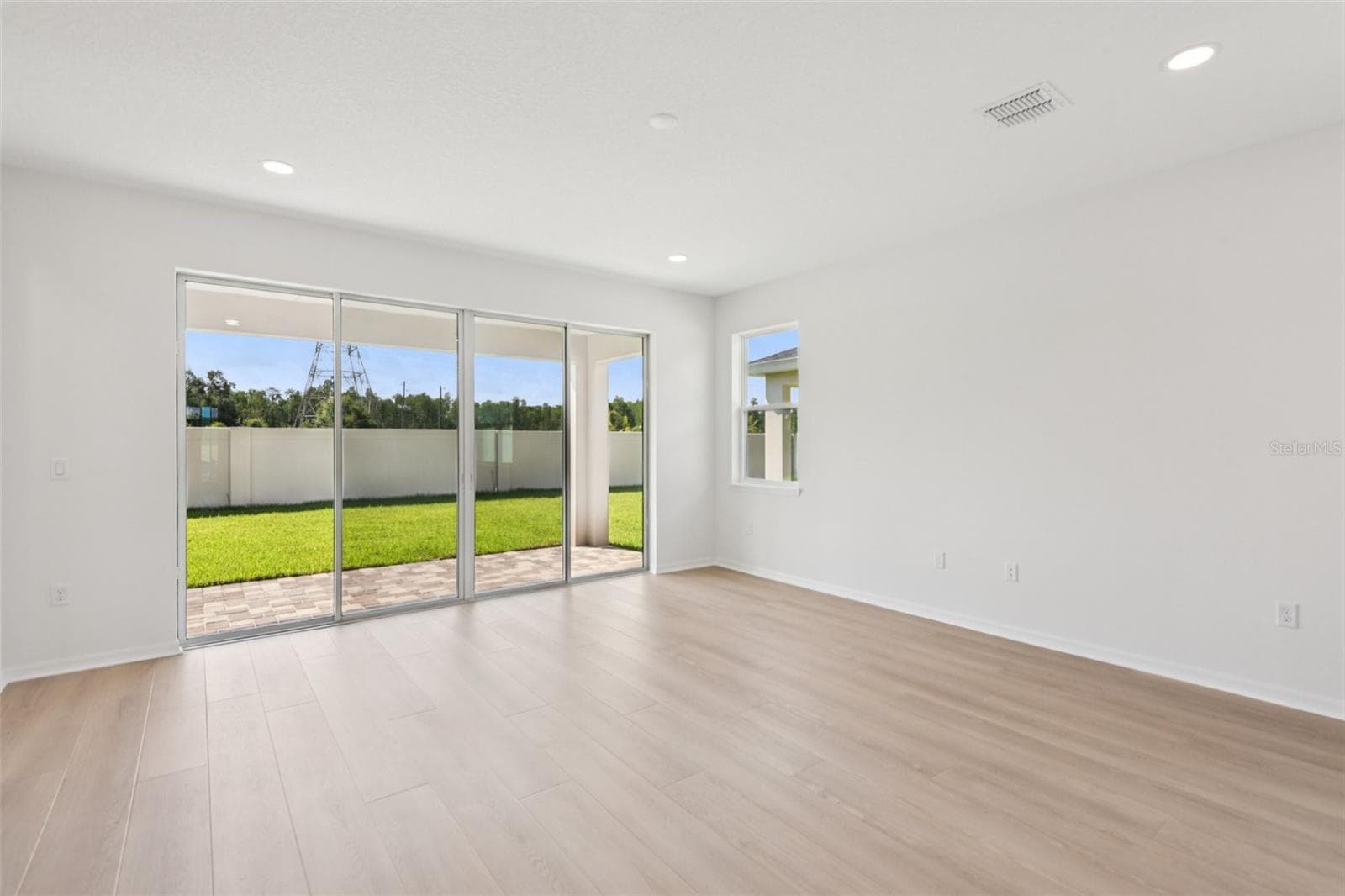 Single Family Residence at 10667 STEINAHATCHEE LN, NEW PORT RICHEY, photo 8 of 41