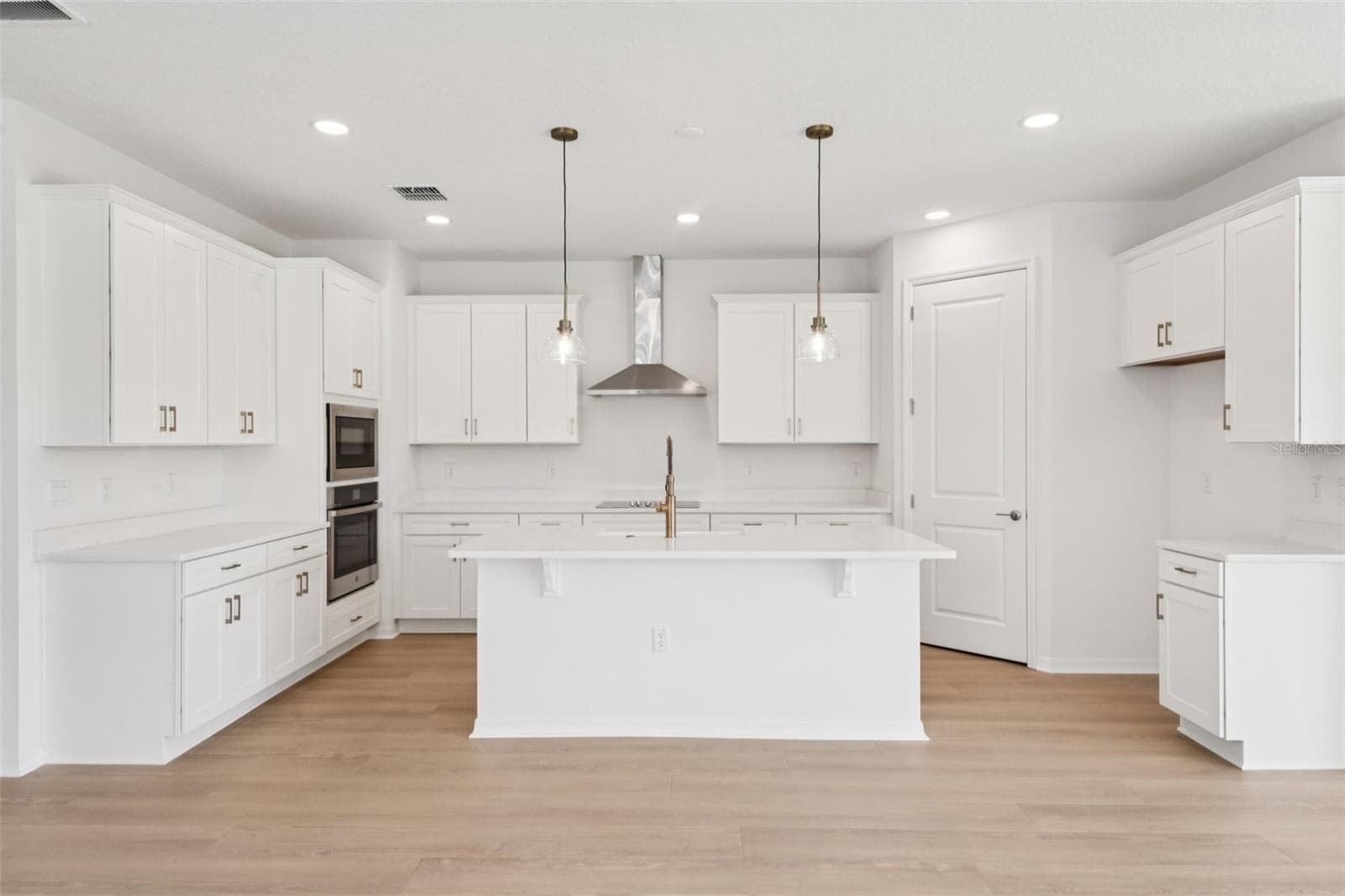 Single Family Residence at 10667 STEINAHATCHEE LN, NEW PORT RICHEY, photo 14 of 41