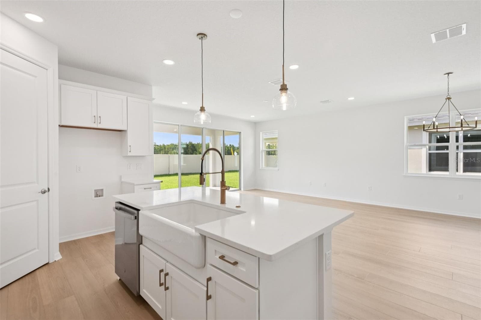 Single Family Residence at 10667 STEINAHATCHEE LN, NEW PORT RICHEY, photo 17 of 41