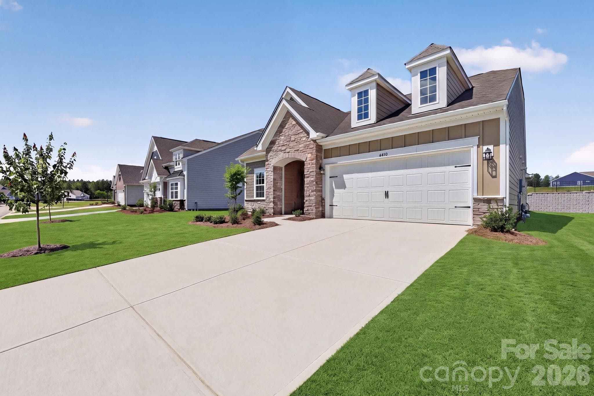 Single Family Residence at 6410 Turkey Roost Way, Lancaster, photo 4 of 30