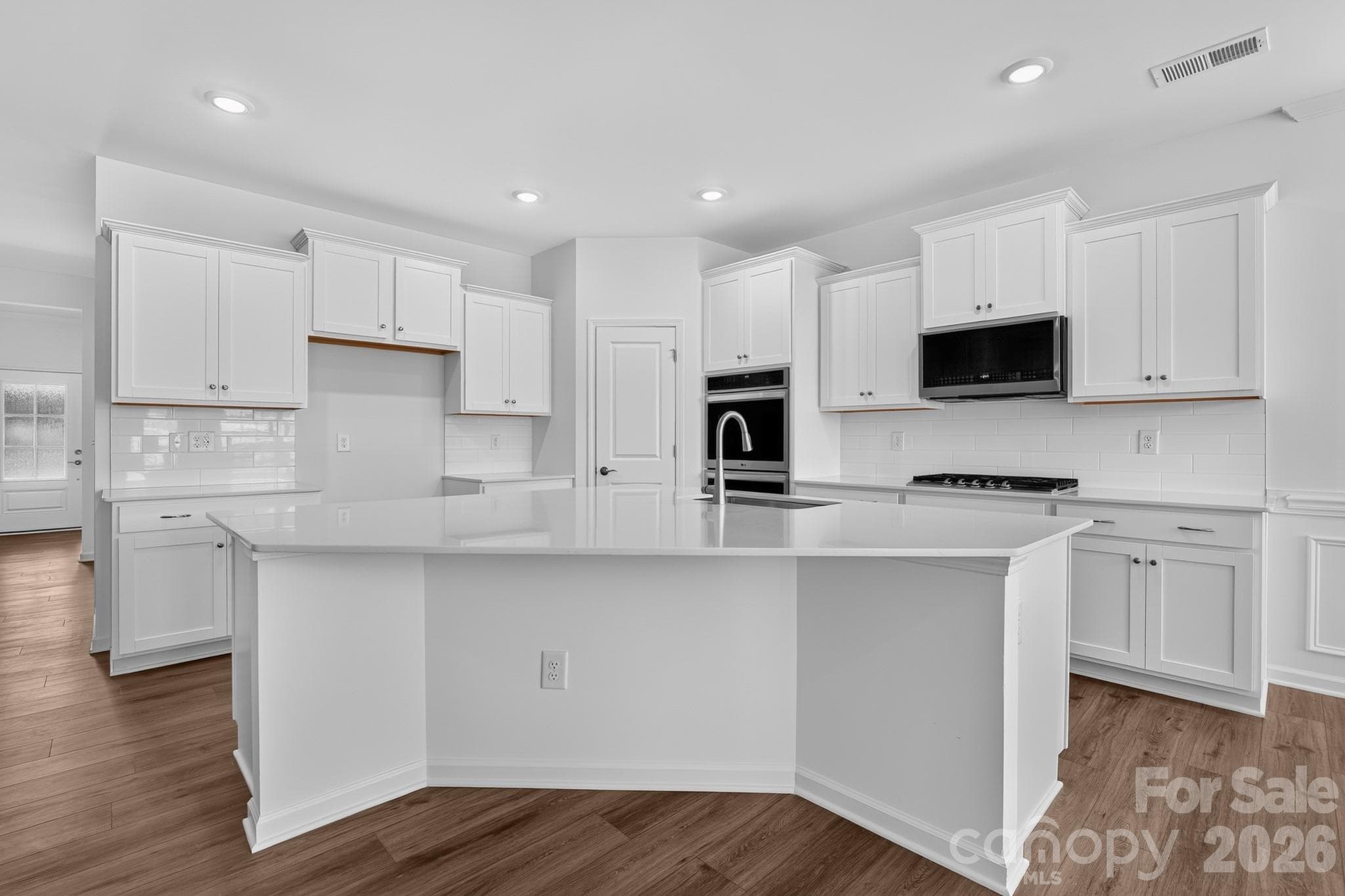 Single Family Residence at 6410 Turkey Roost Way, Lancaster, photo 9 of 30