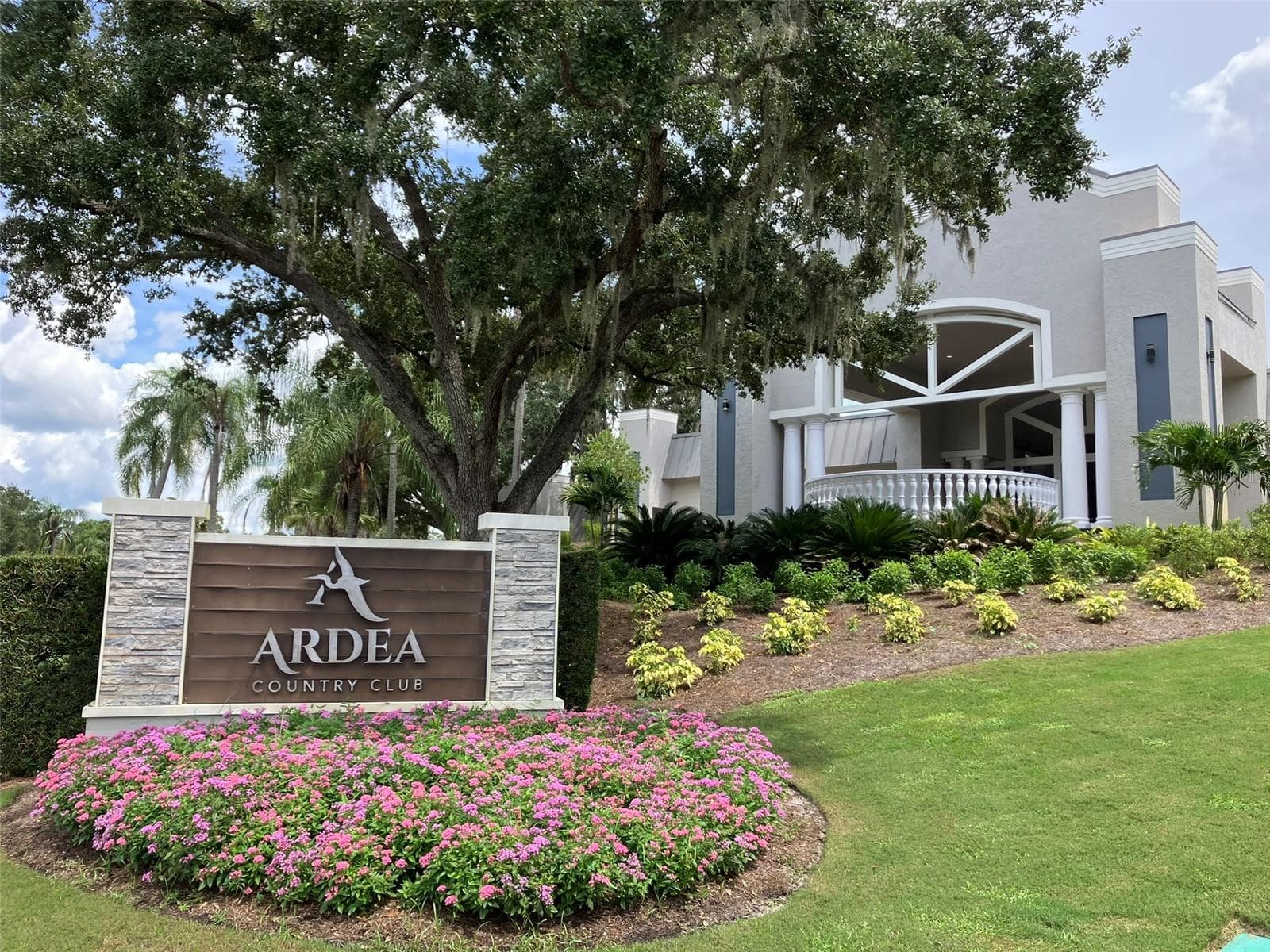 Optional Country Club - 110 EVELYN CT, OLDSMAR
