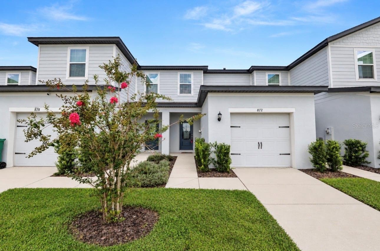 872 POPPY LN