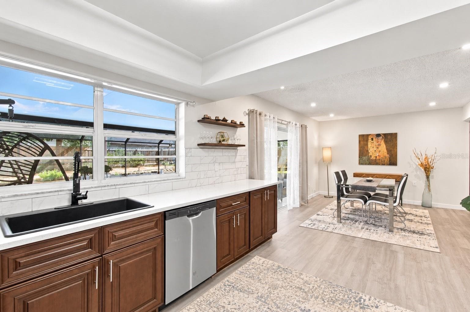 Single Family Residence at 626 FOREST HILLS DR, BRANDON, photo 13 of 38