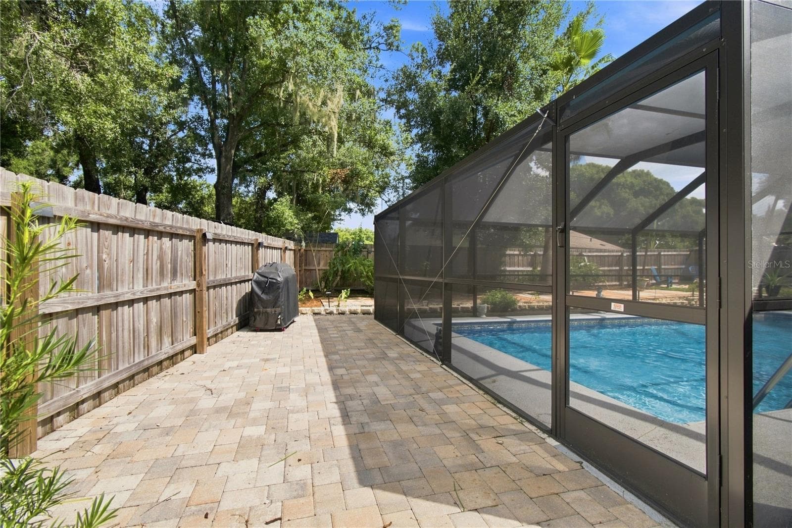 Single Family Residence at 626 FOREST HILLS DR, BRANDON, photo 30 of 38