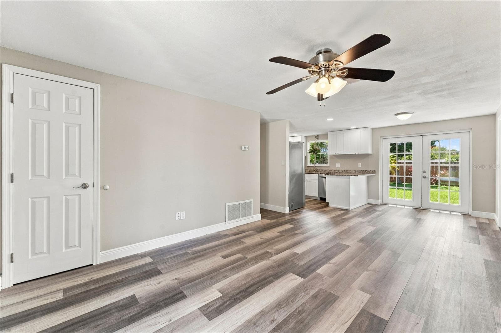 Single Family Residence at 2801 CANDLEWOOD ST, CLEARWATER, photo 9 of 38