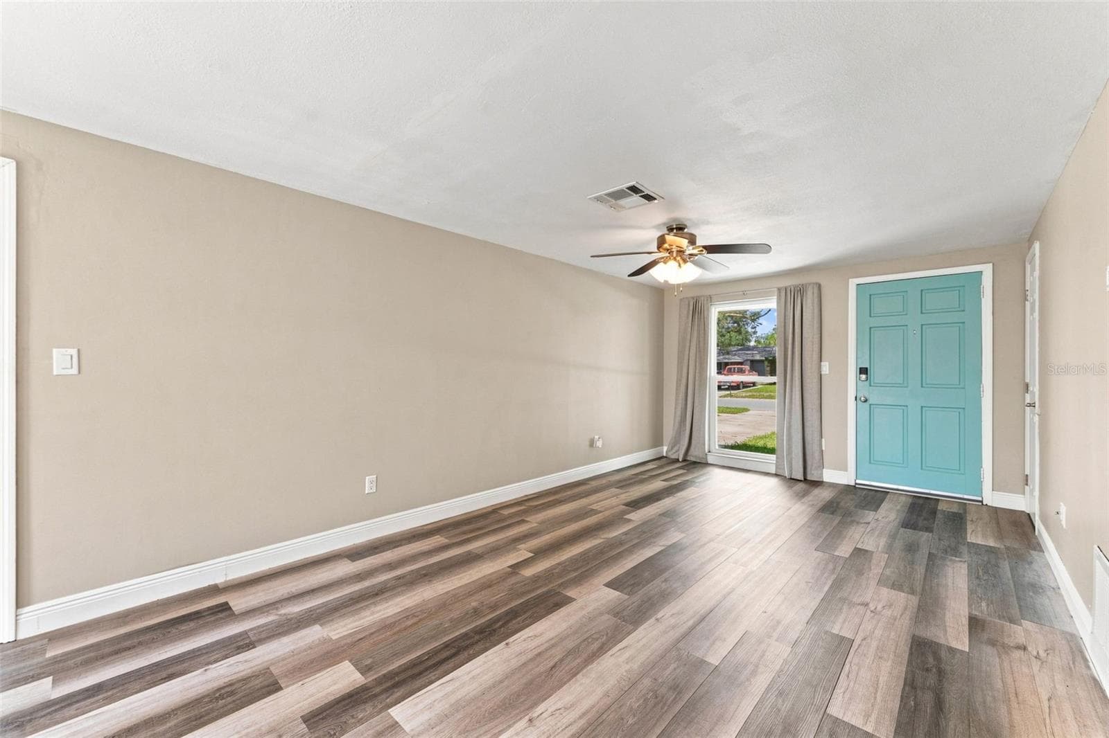 Single Family Residence at 2801 CANDLEWOOD ST, CLEARWATER, photo 10 of 38