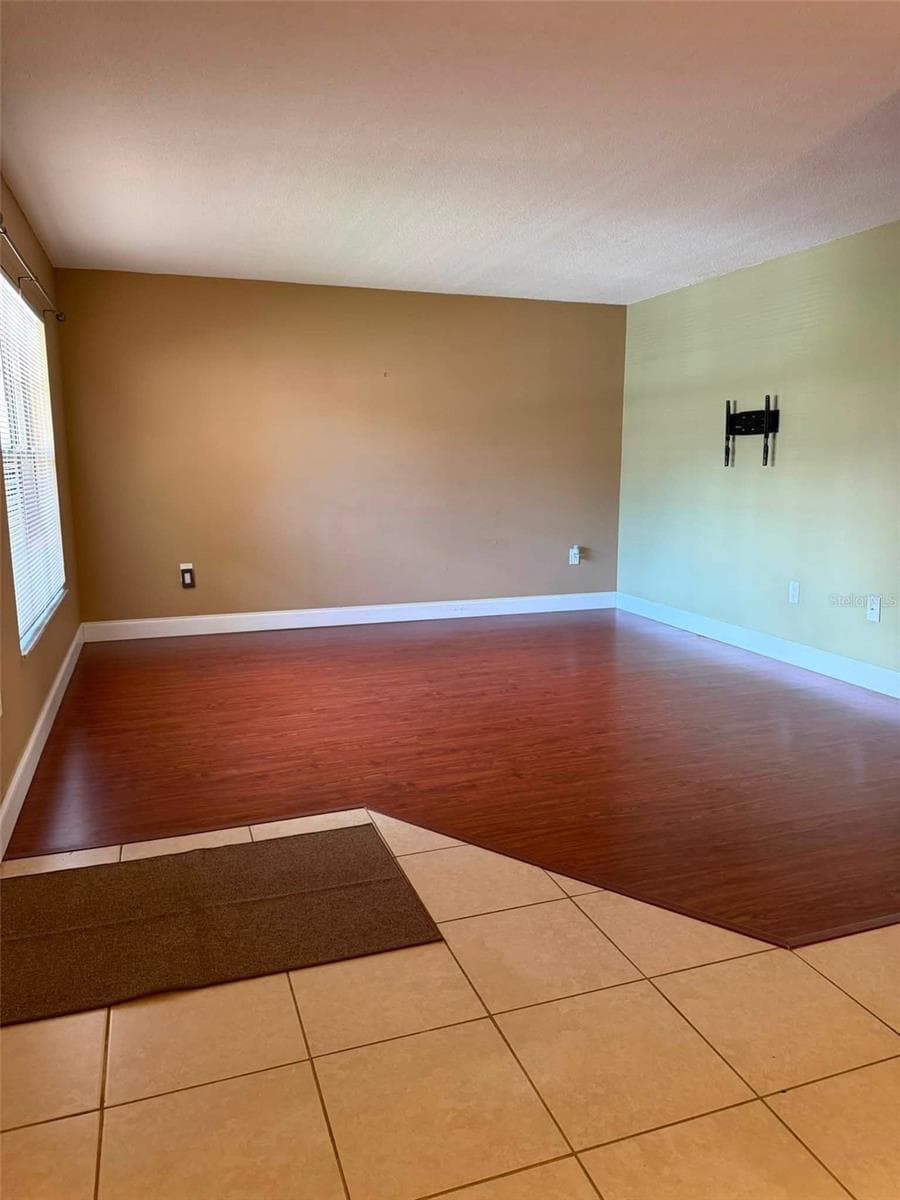 Living room - 2442 NE 7TH ST #3, OCALA