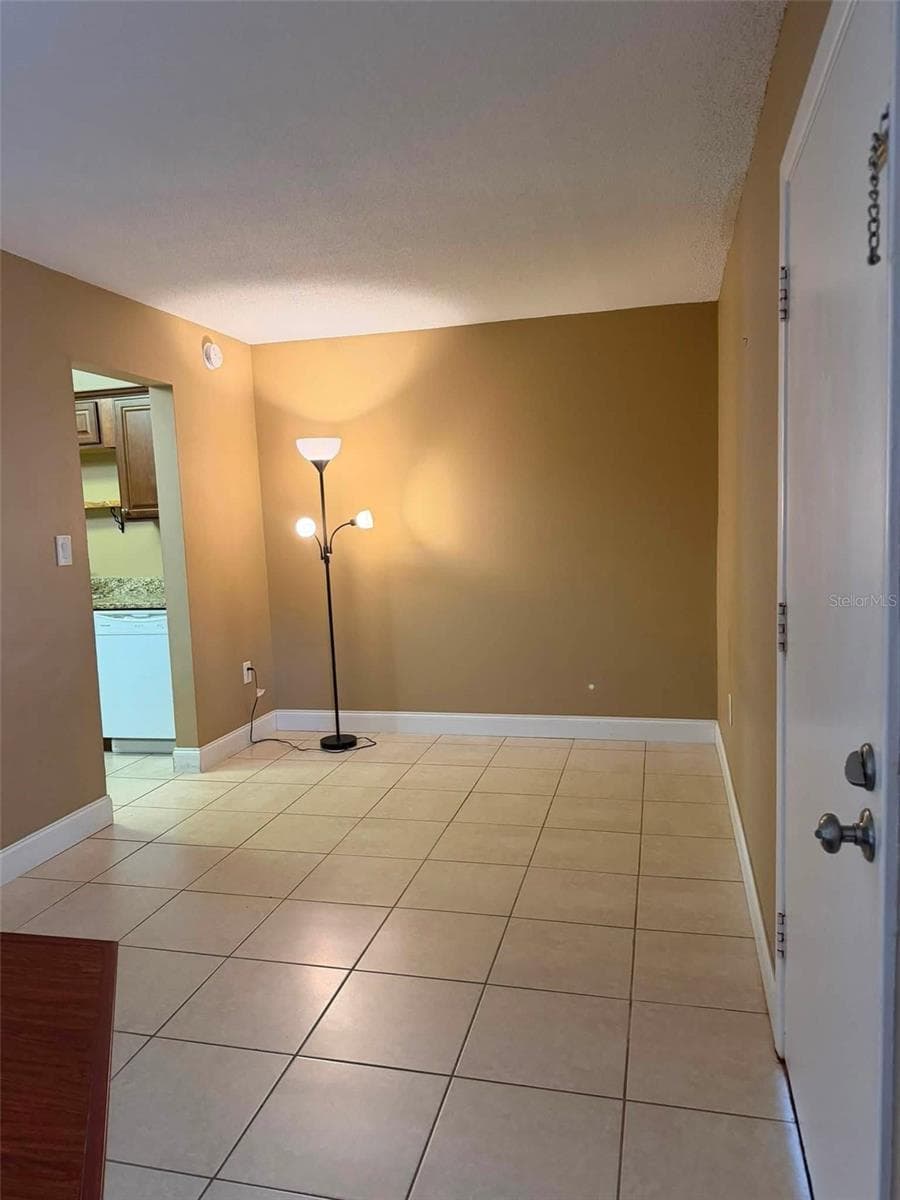 Dinnng Room - 2442 NE 7TH ST #3, OCALA