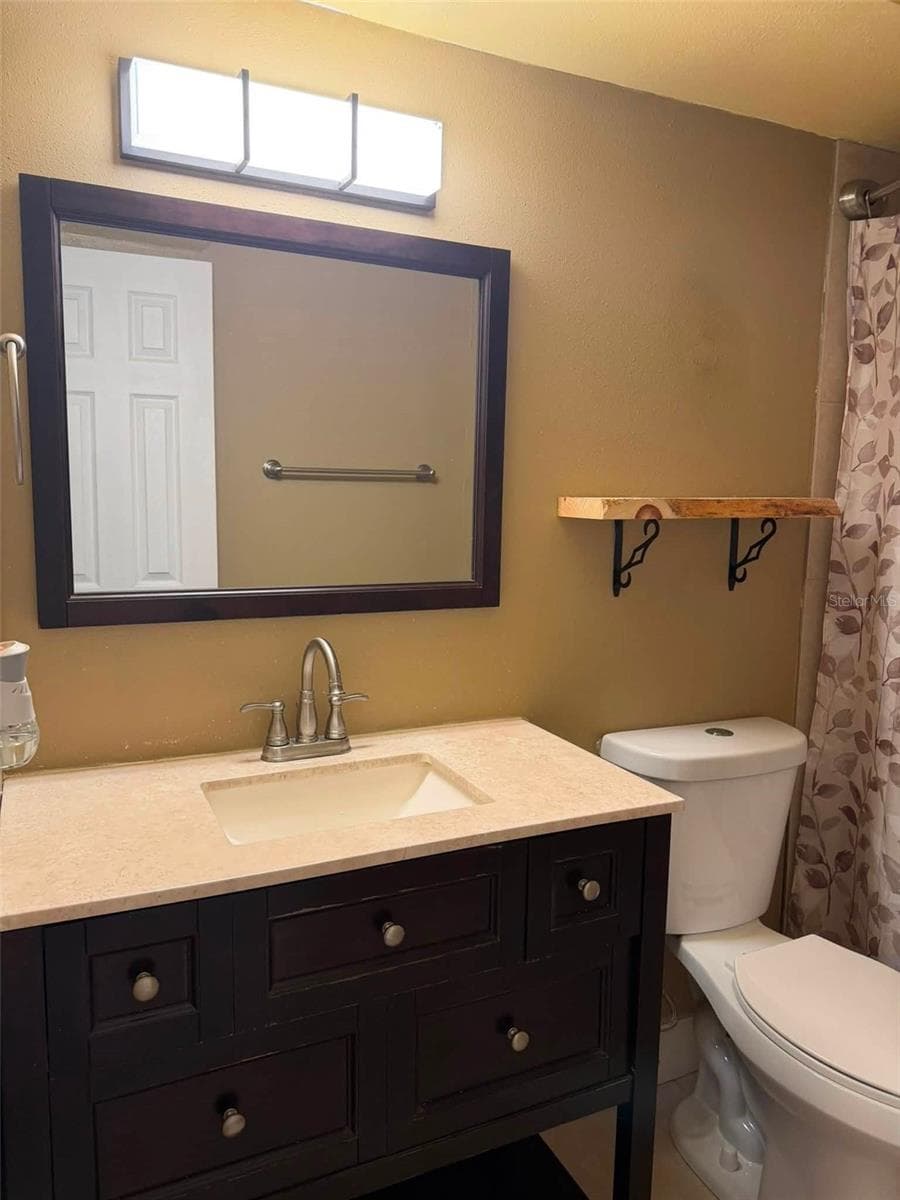 Bathroom - 2442 NE 7TH ST #3, OCALA