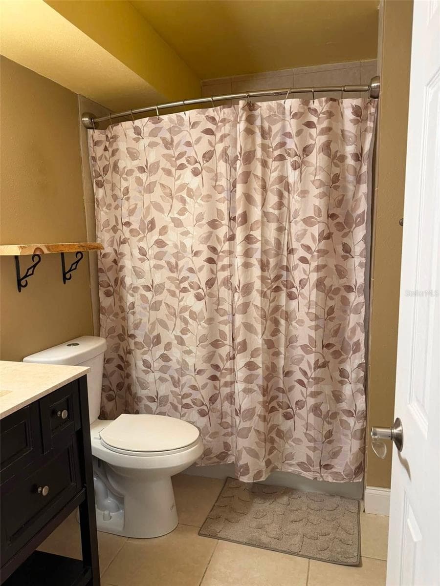 Bathroom - 2442 NE 7TH ST #3, OCALA