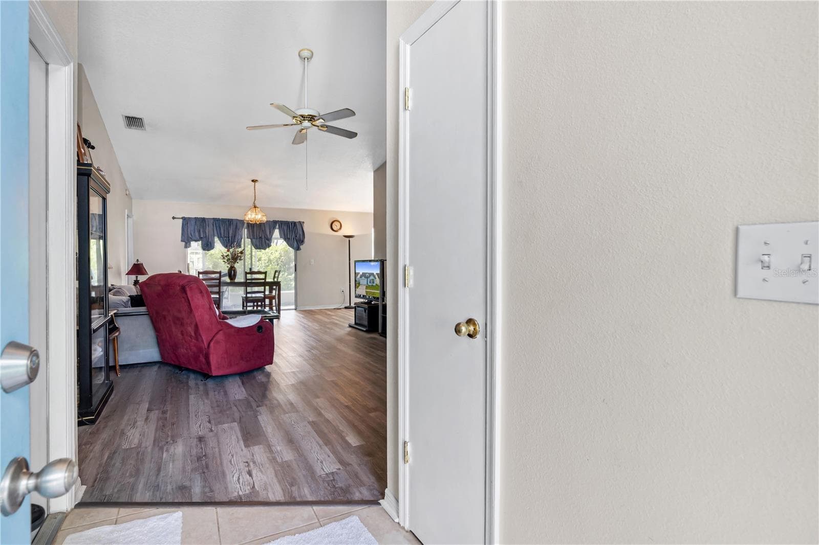 Single Family Residence at 218 LOOKOUT DR, APOLLO BEACH, photo 4 of 43