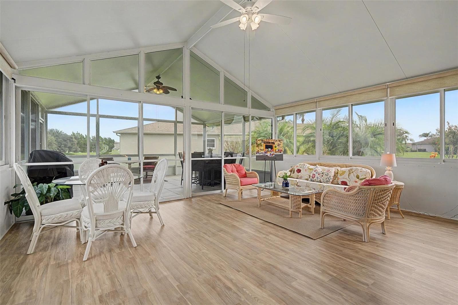 Make memories for years to come in this wonderful Florida room! - 12027 FERN TERRACE CT, TRINITY