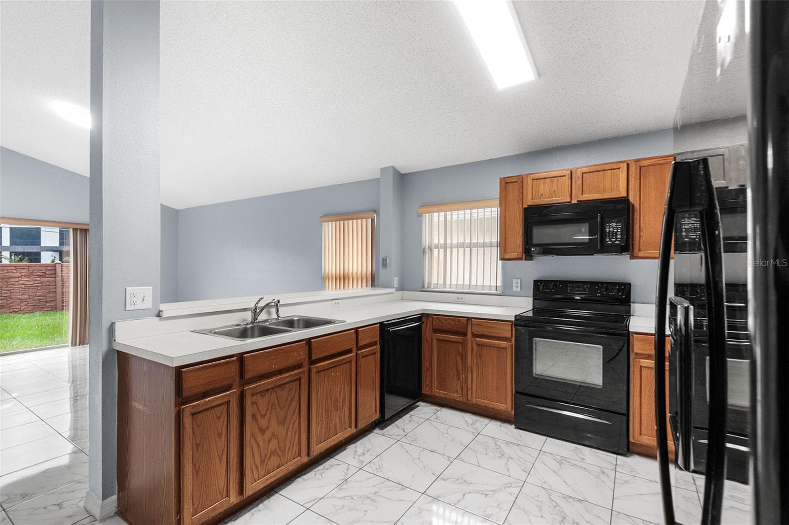 Single Family Residence at 7814 ELMSTONE CIR, ORLANDO, photo 3 of 38
