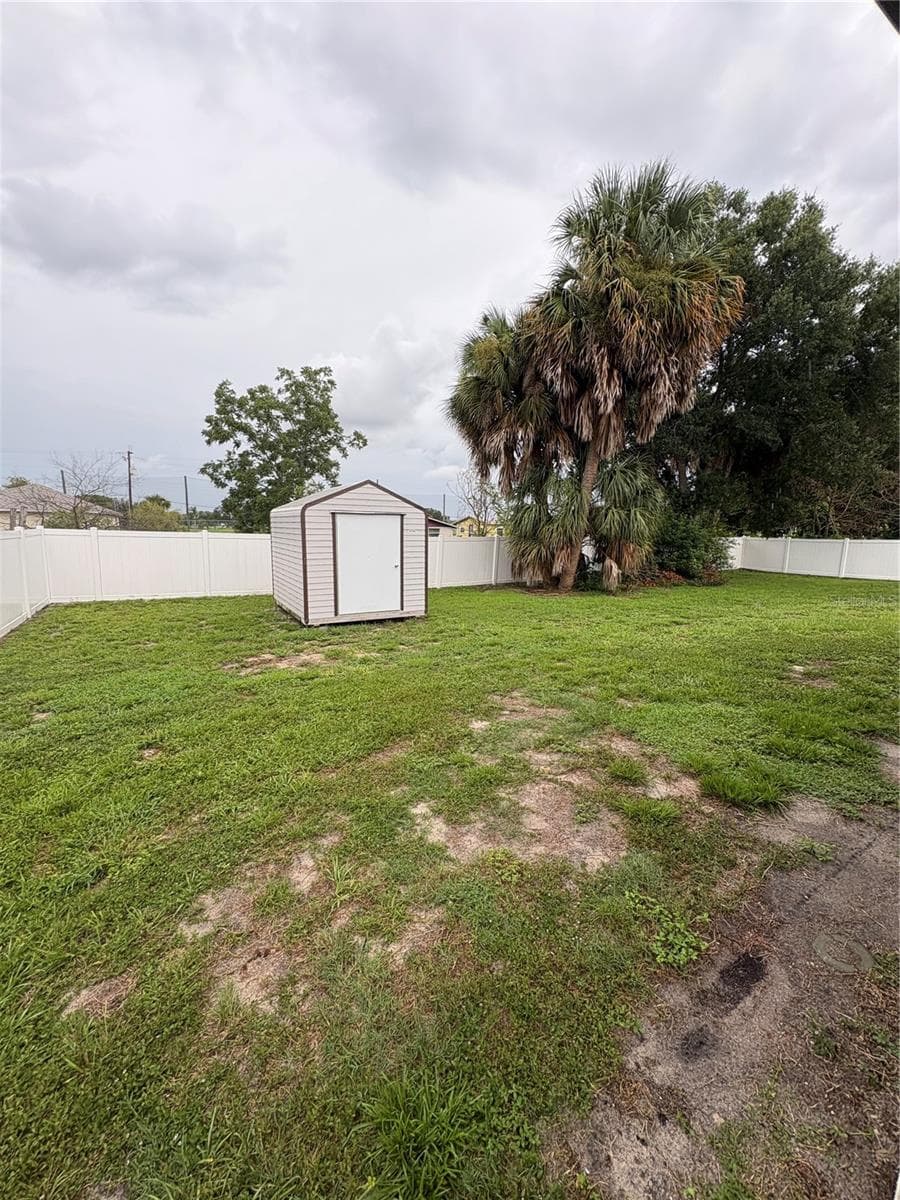 Duplex at 640 E GRAPEFRUIT AVE, LAKE ALFRED, photo 13 of 13