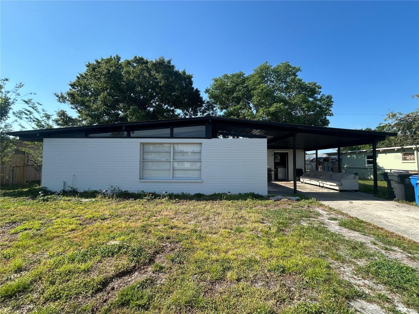 7615 LAVENDER LN