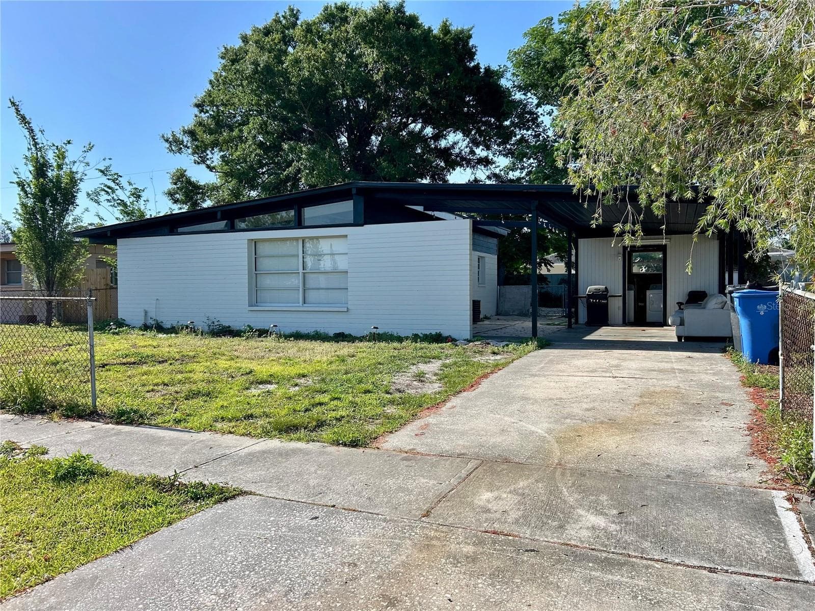 Single Family Residence at 7615 LAVENDER LN, TAMPA, photo 2 of 18