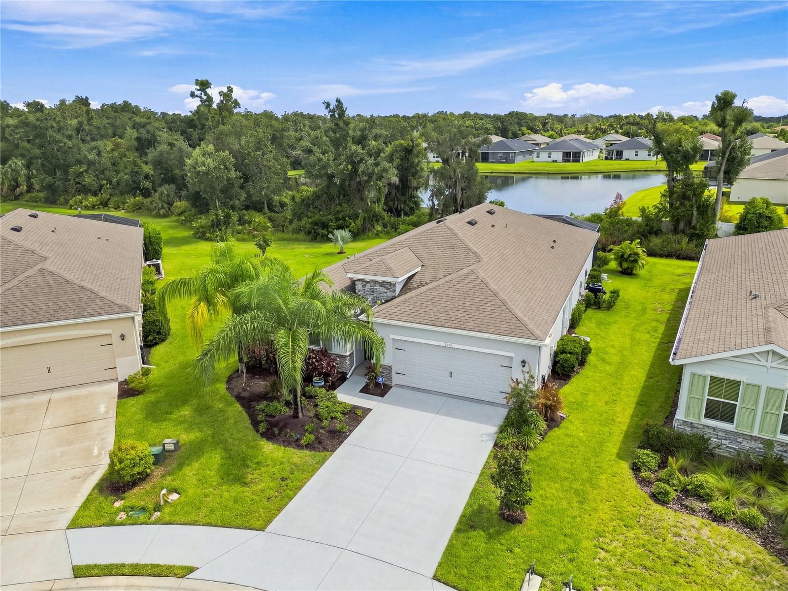 Single Family Residence at 5711 OAK BRIDGE CT, BRADENTON, photo 3 of 51