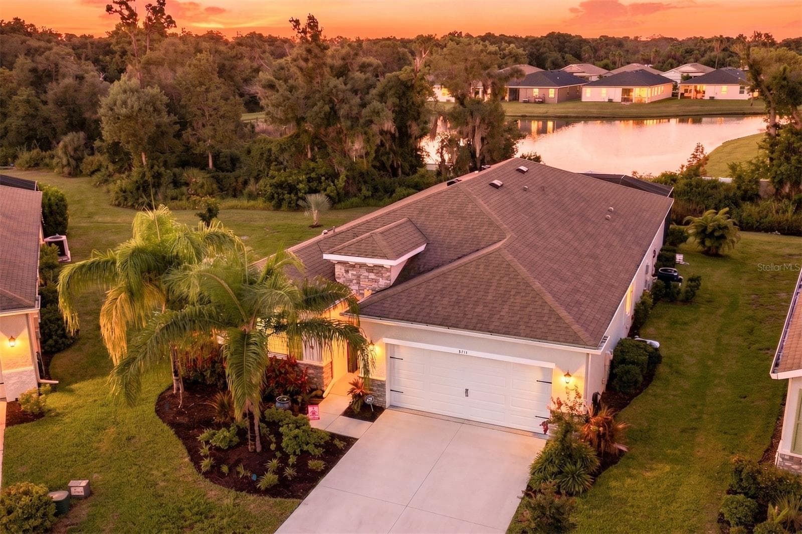 Single Family Residence at 5711 OAK BRIDGE CT, BRADENTON, photo 4 of 51