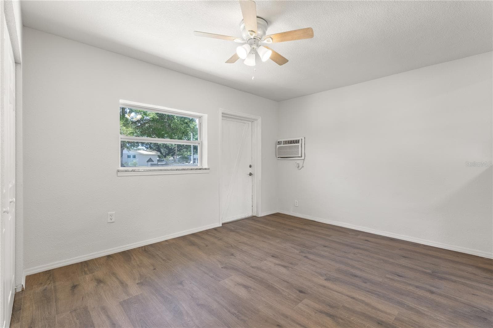 Studio Unit 1 - 9845 60TH ST, PINELLAS PARK