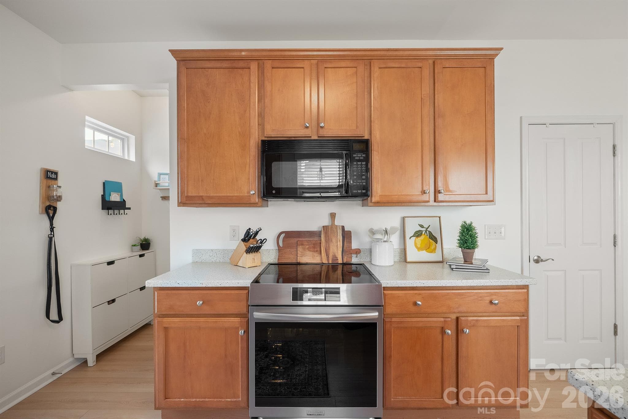 Kitchen with NEW smooth top range - 14525 Holly Springs Drive, Huntersville