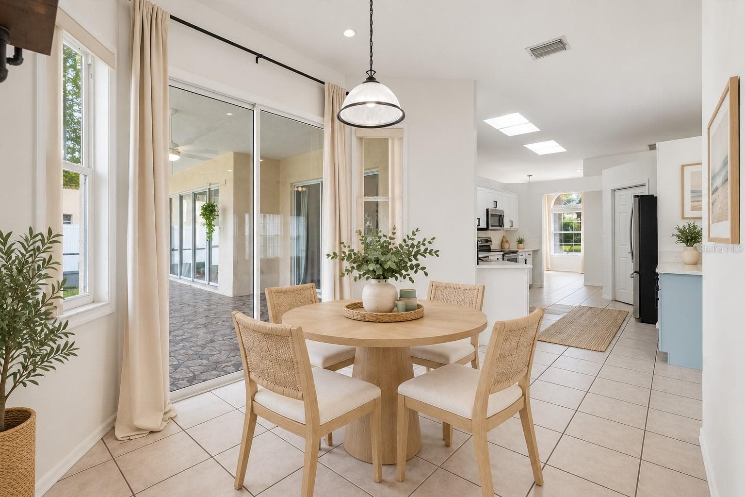Single Family Residence at 6223 ROCK CREEK CIR, ELLENTON, photo 10 of 59