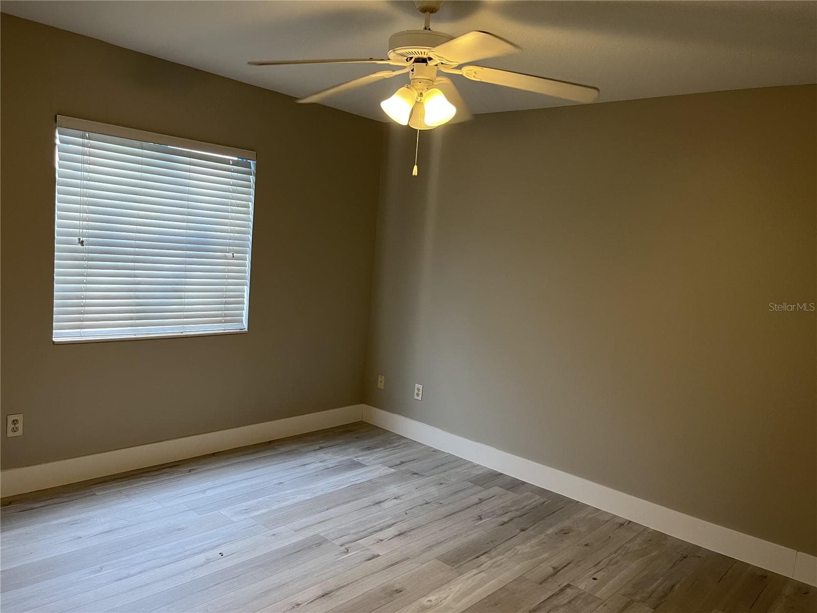 Condominium at 155 N PEARL LAKE CSWY #104, ALTAMONTE SPRINGS, photo 7 of 14