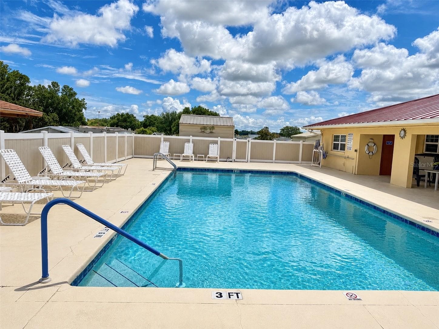 Mobile Home at 13181 SE 48 TER, BELLEVIEW, photo 3 of 25