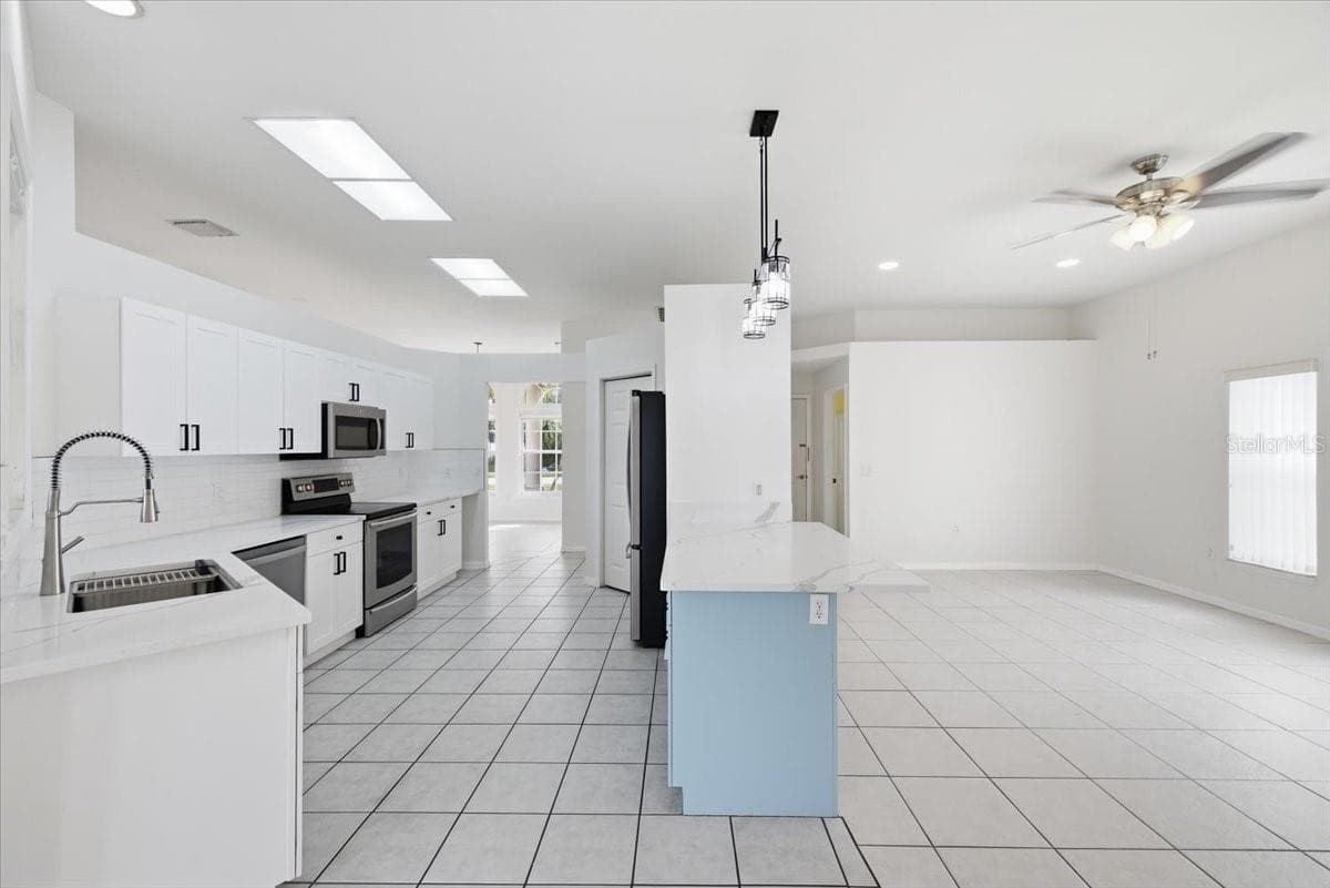Single Family Residence at 6223 ROCK CREEK CIR, ELLENTON, photo 31 of 59