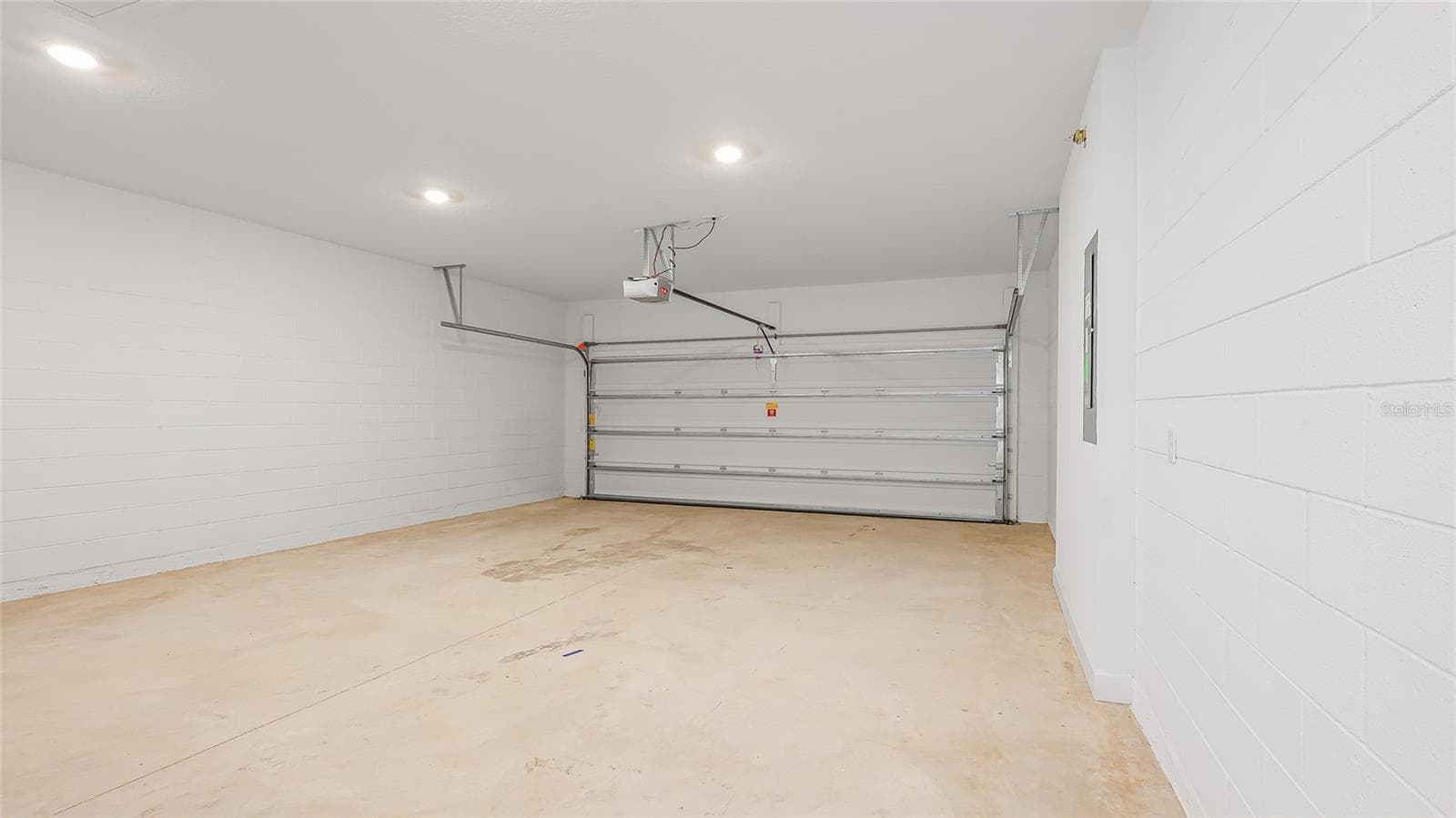 Garage - 1463 SANTORINI WAY, TAVARES