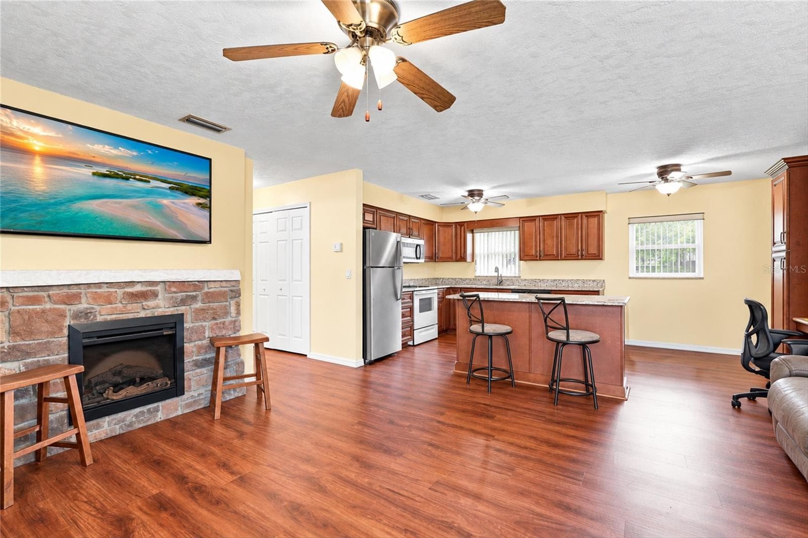 Single Family Residence at 504 FIAT AVE, SEBRING, photo 6 of 25
